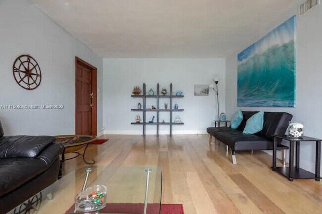 Foto del edificio - 1405 NE 140th St
