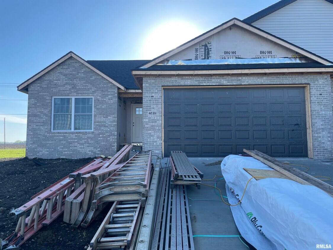Primary Photo - 4519 Castle Pines Dr