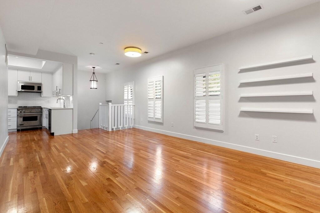 Foto principal - 242 Shawmut Ave