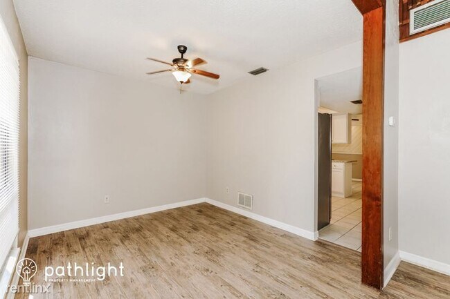 Foto del edificio - 4 br, 2.5 bath House - 898 Reservation Cou...
