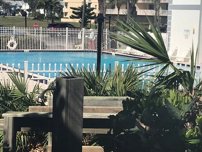 Foto del edificio - 625 Ocean Park Ln