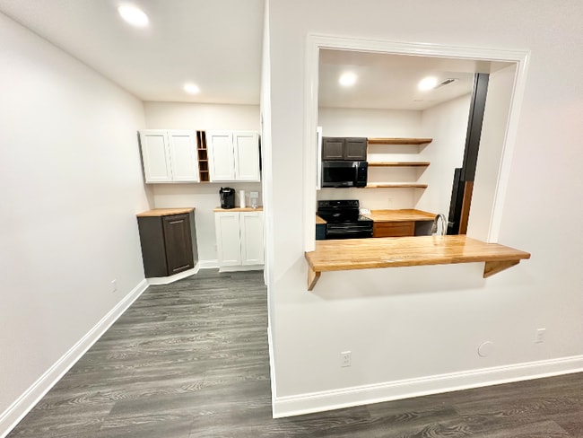 Building Photo - 10390 Ivy Hollow Dr