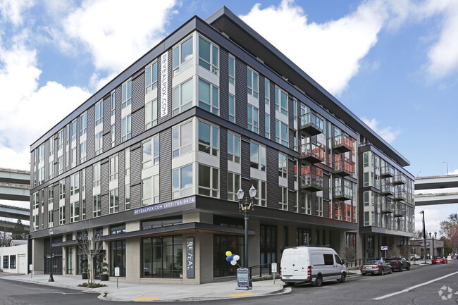Building Photo - Reveal Apartments