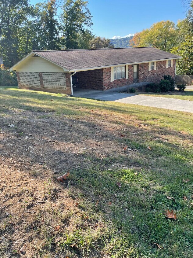1323 Prado Dr, Morristown, TN 37814 House Rental in Morristown, TN