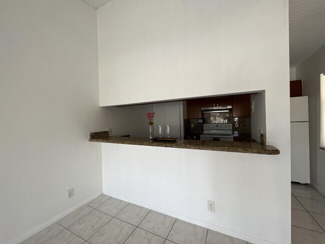Foto del edificio - 11584 NW 44th St