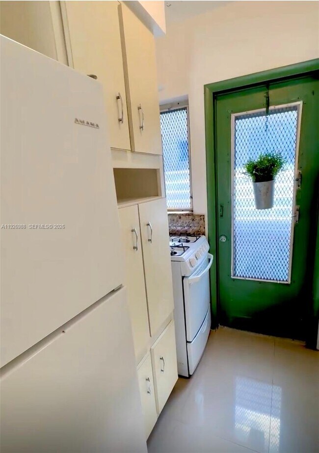 Foto del edificio - 644 Meridian Ave