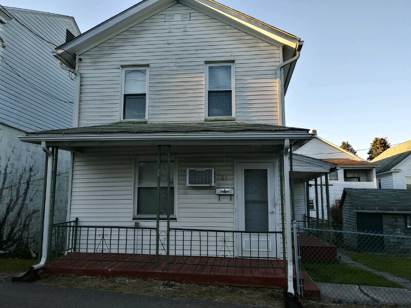 Primary Photo - 82 Bunny Ln