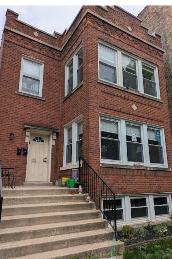 Primary Photo - 5015 N Troy St