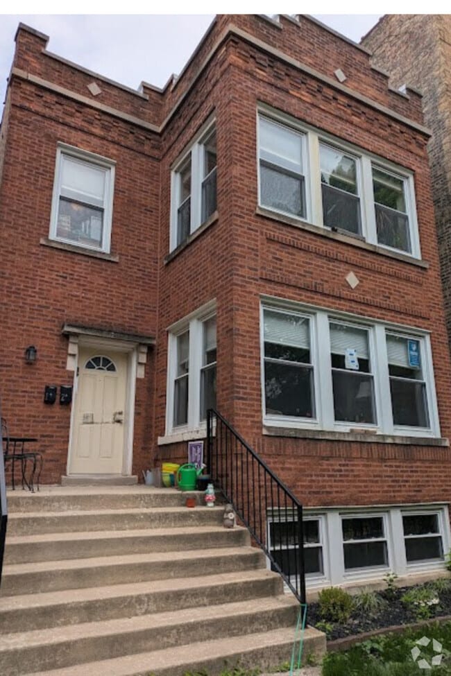 Building Photo - 5015 N Troy St