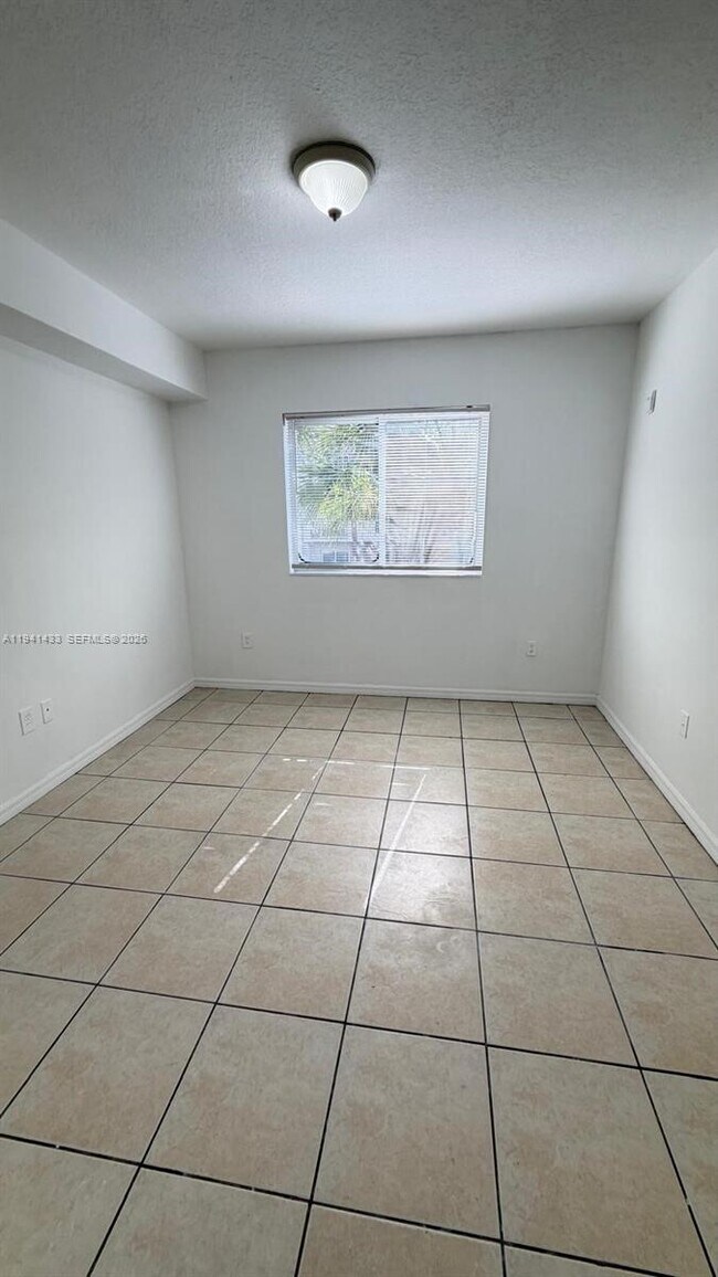 Foto del edificio - 11050 SW 196th St