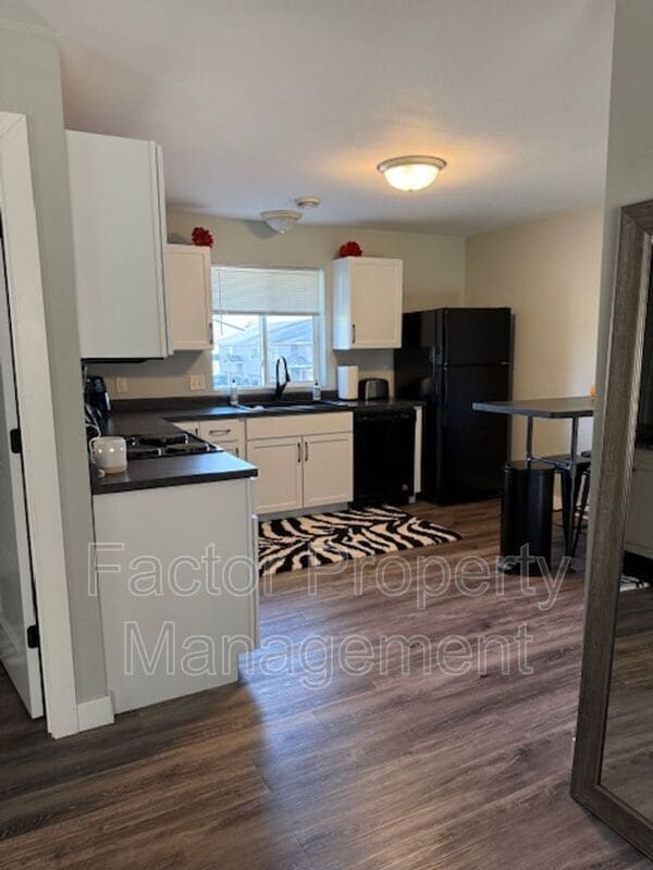 Building Photo - 1310 Warren St