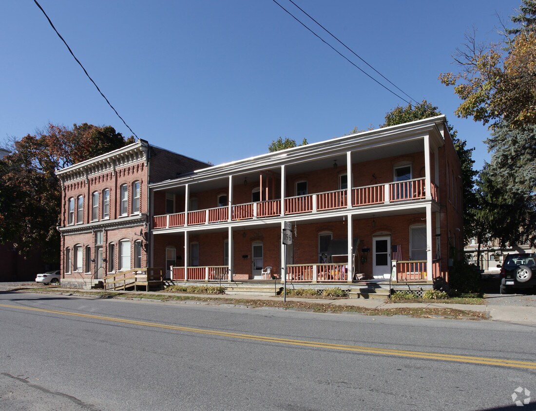Building Photo - 15-19 Maple St