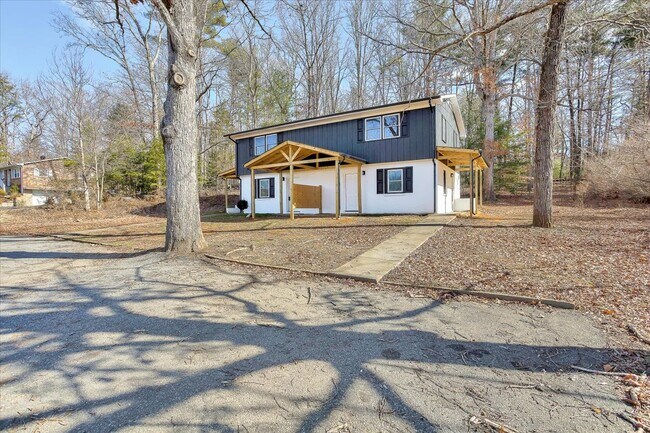Foto del edificio - 3222 Meadowood Trail