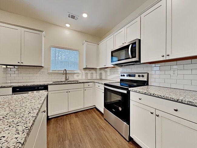 Building Photo - 227 Ivy Brook Dr