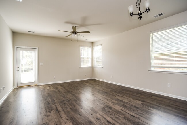 Building Photo - 1231 Warrens Way