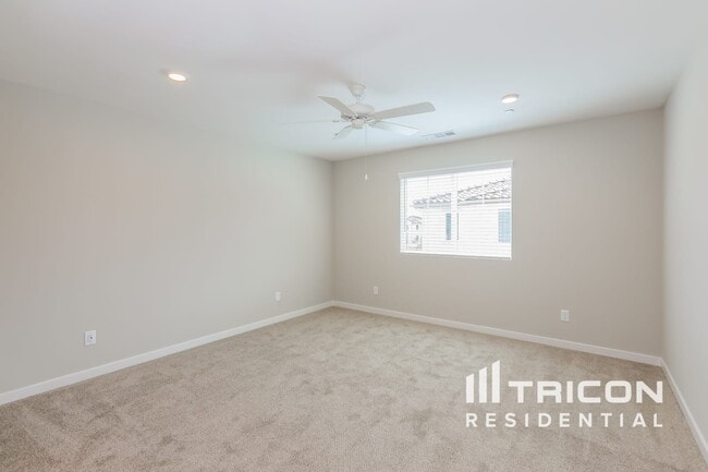 Building Photo - 31717 Luther Dr