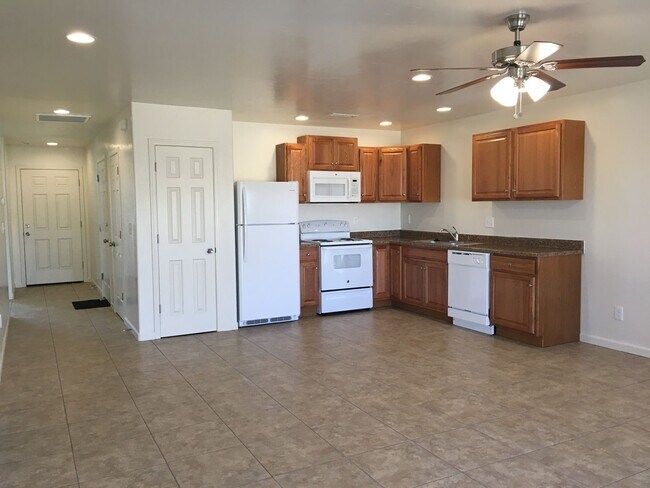 Foto del edificio - 4483 N Miner Rd
