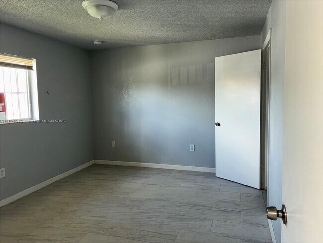 Foto del edificio - 28015 SW 139th Ct