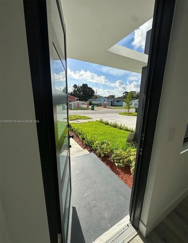 Foto del edificio - 16000 NW 38th Pl
