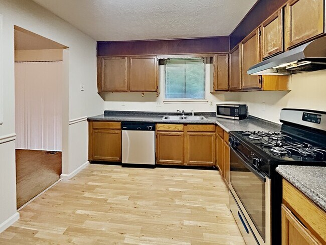 Foto del edificio - 8401 Beechwood Trce