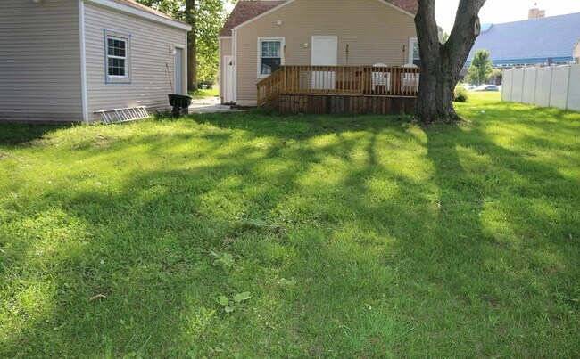 Building Photo - 54230 N Ironwood Rd