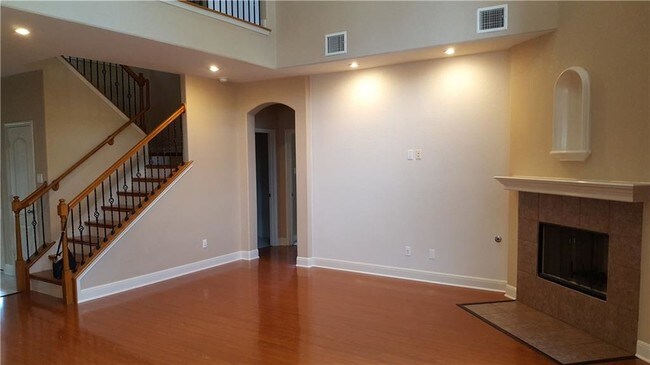 Building Photo - 2504 Alexander Ct
