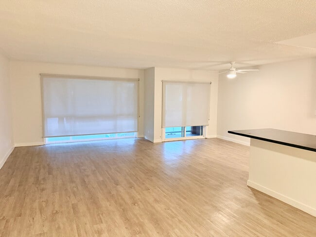 Photo - 1284 Havenhurst Dr Apartment