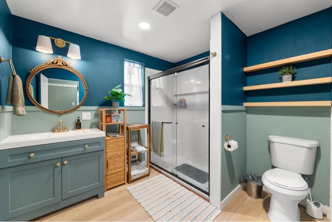 Foto del edificio - 303 Pioneer St