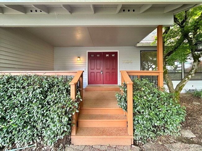Foto del edificio - Large 4 Bed, 2.5 Bath House! Landscaping Included!