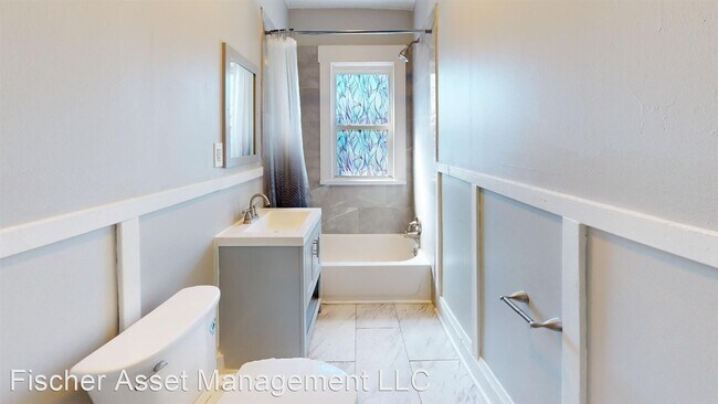 Foto del edificio - 3 br, 1 bath Apartment - 1486-1488 West 11...