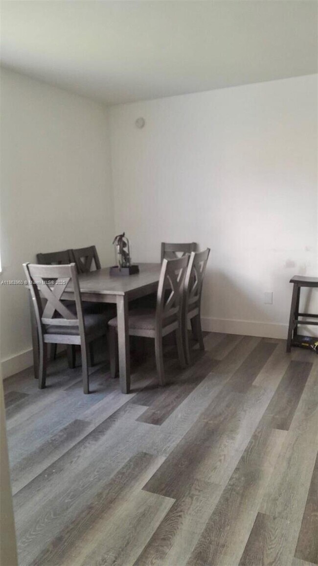 Foto del edificio - 14915 SW 104th St