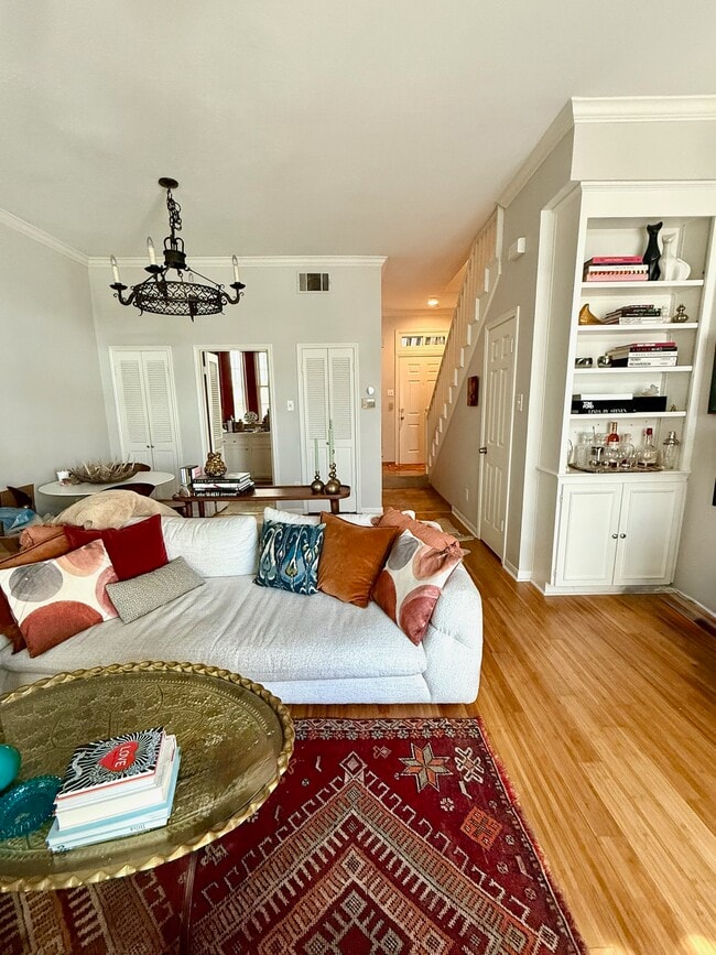 Foto del edificio - 4424 Holland Ave