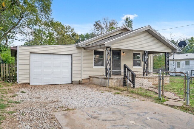 Foto del edificio - Charming and remodeled 2 Bed | 1 Bath Home...