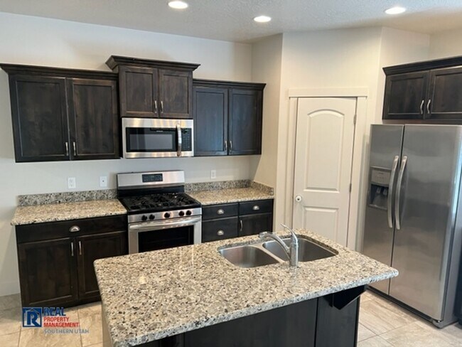 Building Photo - Sienna Hills Townhome