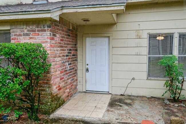 Building Photo - 12282 Wild Pine Dr