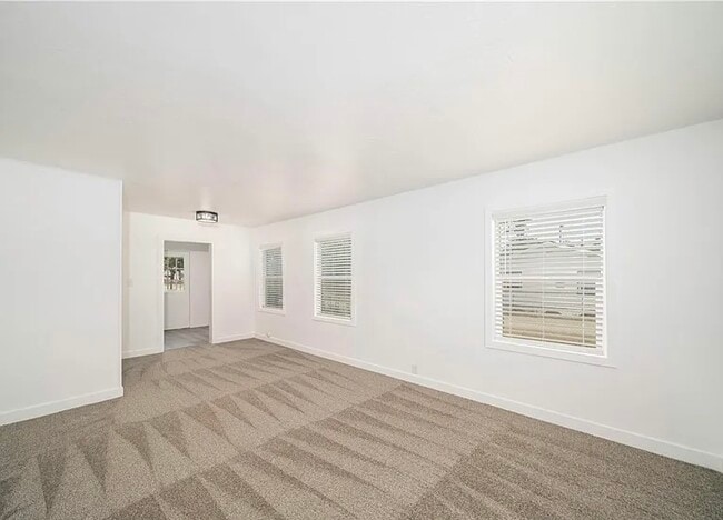 Foto del edificio - 25885 Creag Ave