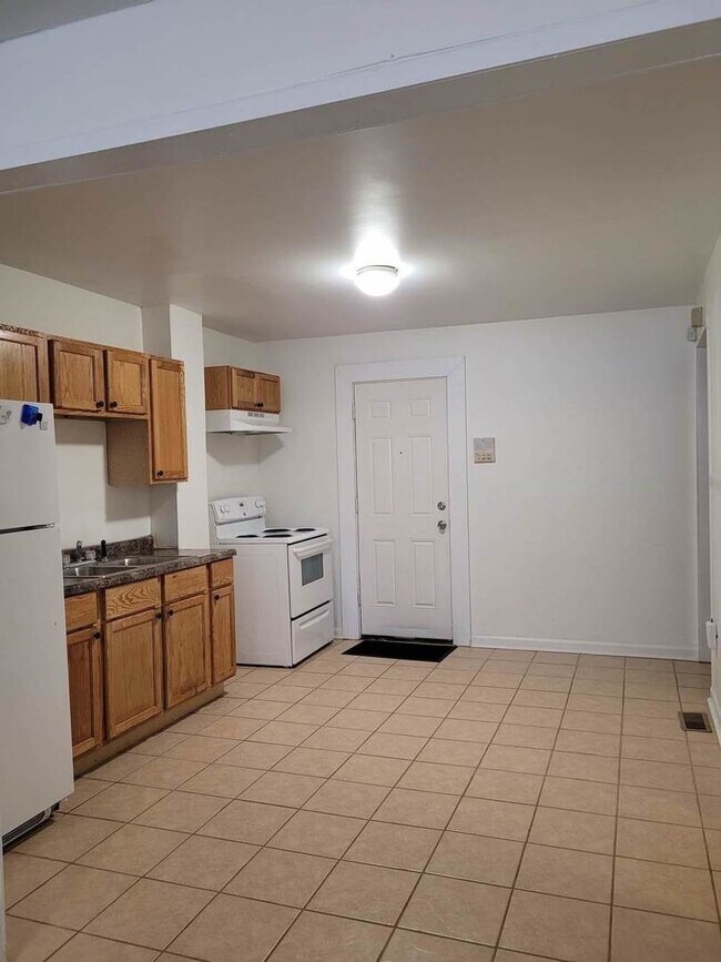 Foto del edificio - 8360 S Mackinaw Ave