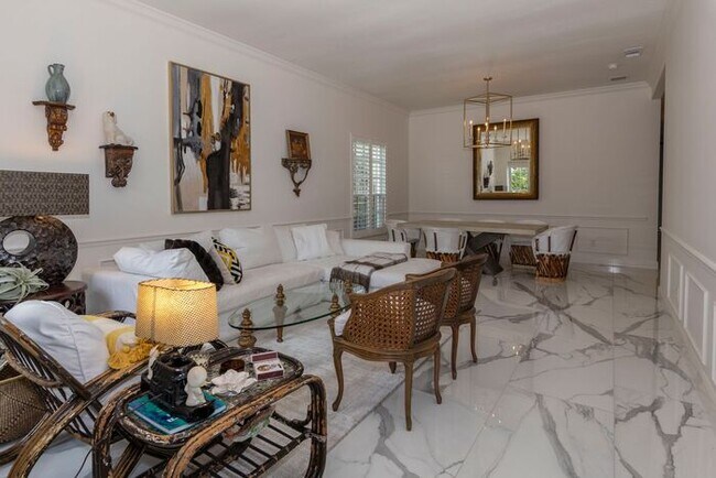Foto del edificio - Furnished 2-Bed, 2-Bath Townhouse in Orlan...