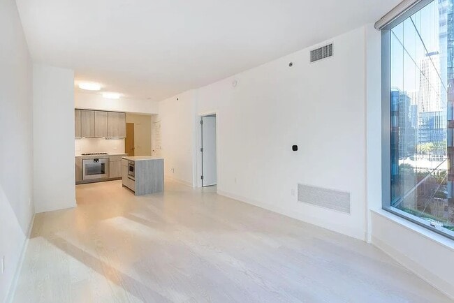 Building Photo - The lumina Apartment