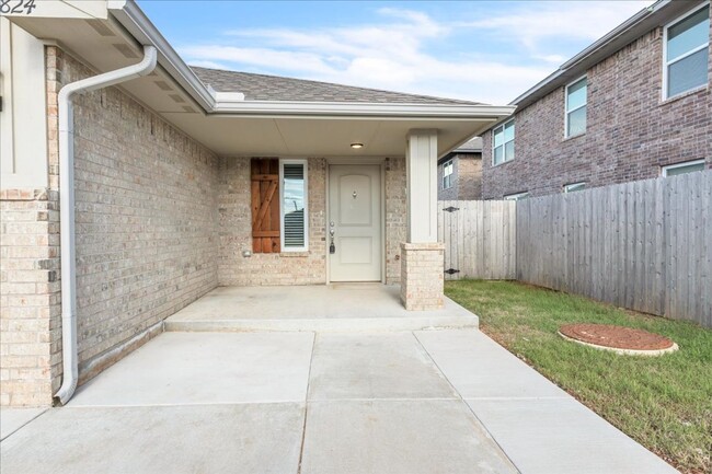 Foto del edificio - Nearly Brand New in Moore