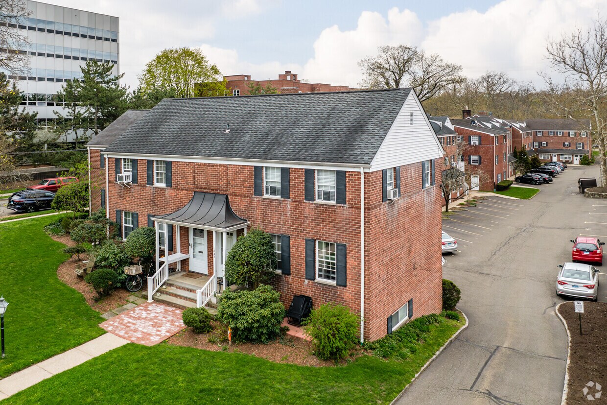 16-53 4th Stamford, CT 06905 - Brighton Court