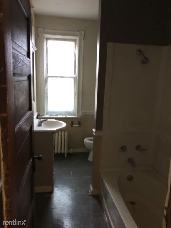 Foto del edificio - 4 br, 2 bath House - 241 Maclay St