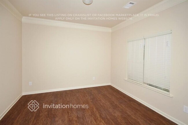 Building Photo - 3690 Brookhollow Dr
