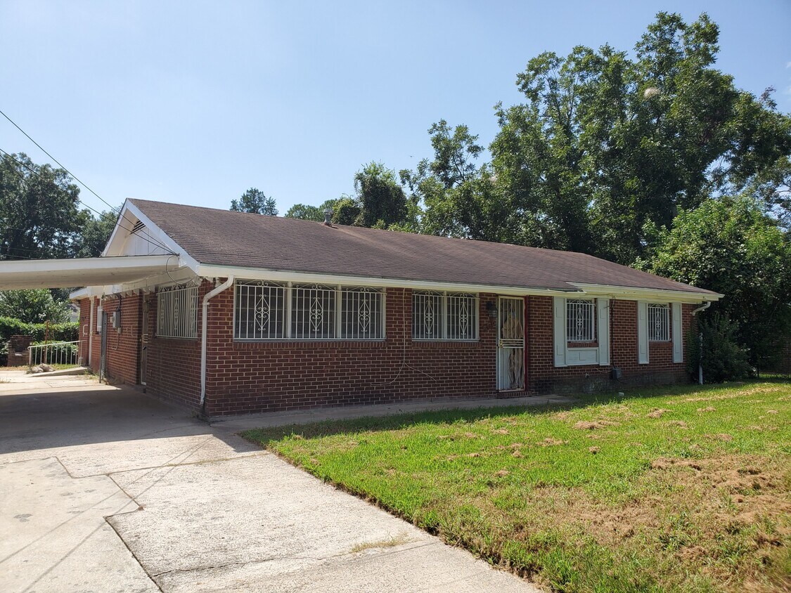Primary Photo - 508 Aiken St