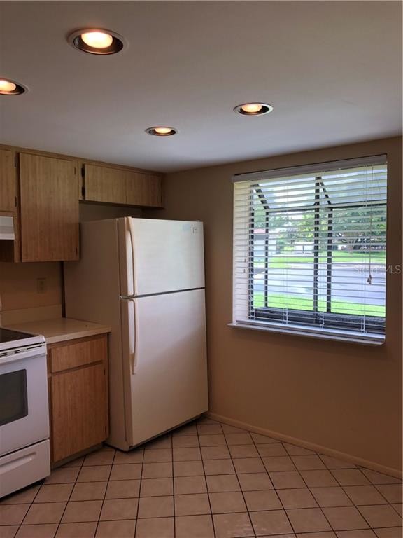 Building Photo - 3411 Stonehaven Ct E