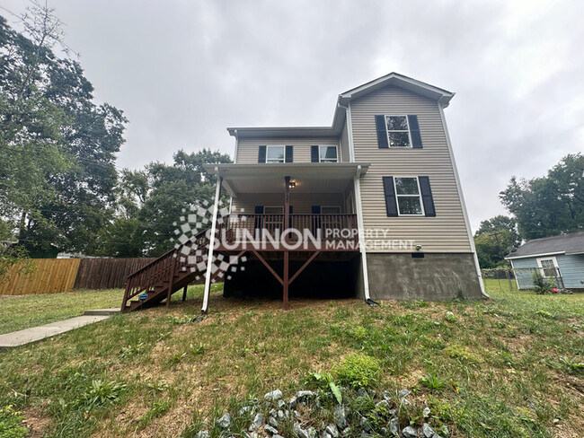 Foto del edificio - New 4 Bedroom 3 Bathroom in Charlotte