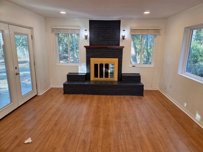 Foto del edificio - 1109 Le Badine Ct