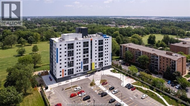 Building Photo - 3100 Meadowbrook Ln