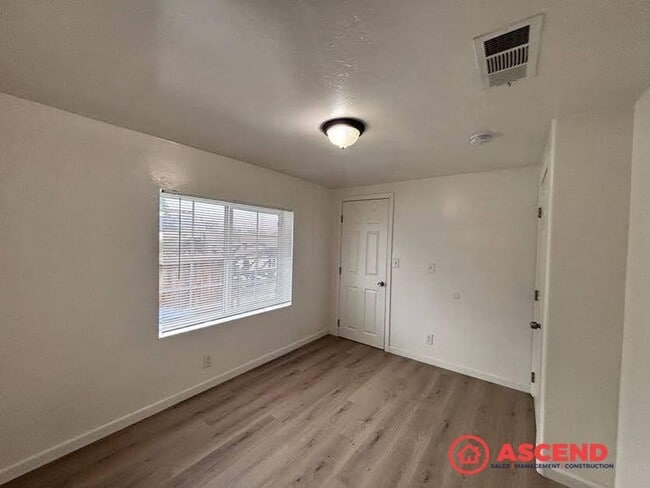 Building Photo - 201 E 1st St