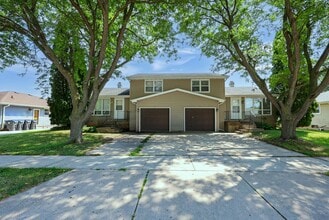 Building Photo - 1216 Meadow Ln